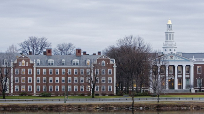 Trump vrea să priveze Universitatea Harvard de finanţare federală. „Primeşte miliarde de dolari de la contribuabili în fiecare an”