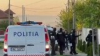 Angajatul unei firme a fost reținut, după un prejudiciu uriaș adus unor societăți. Percheziții de amploare ale polițiștilor