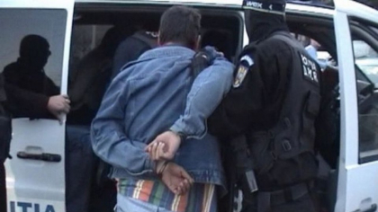 Bărbați acuzați că au furat bunuri de peste 600.000 de euro pe teritoriul Austriei, reținuți de polițiștii din Galați