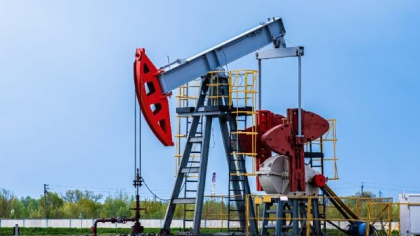 Prețul petrolului a crescut cu 6% după ce Israelul a atacat Iranul. Carburanții se vor scumpi