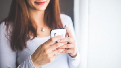 Orașul care recomandă populației să limiteze utilizarea telefoanelor la doar două ore pe zi. „Este esențial pentru dezvoltarea fizică și mentală”