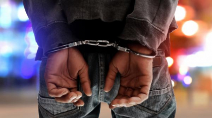 Un profesor, preşedinte al unei secţii de votare, reţinut de poliţiştii din Timişoara pentru racolarea unui minor în scopuri sexuale