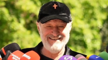 „Campionii, campionii, ole, ole, ole!”. Gigi Becali a intrat pe teren și a început să cânte, după remiza dintre CFR și Craiova