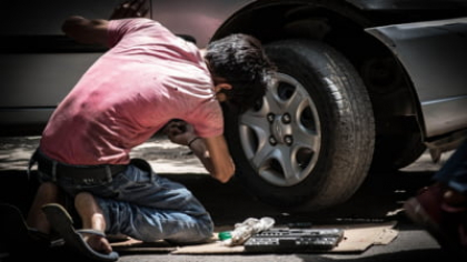 Majorări considerabile de tarife pentru reviziile celor mai populare mașini care circulă în România. Cum puteți evita să scoateți bani mai mulți din buzunar
