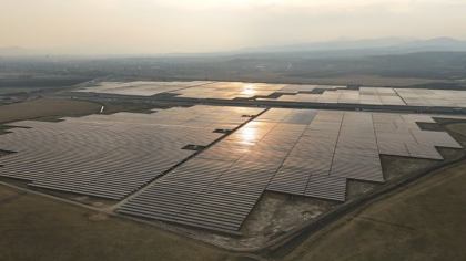 ENEVO Group şi Unigea Solar Projects Romania semnează contractul pentru realizarea unui parc fotovoltaic de 85MW în Arad, cel mai mare proiect cu amplasare Est-Vest din Europa de Est