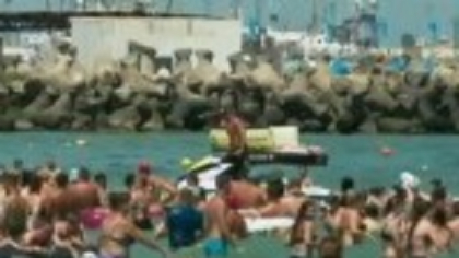 Weekend aglomerat la malul mării. Peste 120.000 de turiști au luat cu asalt litoralul