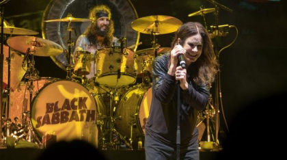 Fanii îl plâng pe Ozzy Osbourne lângă steaua lui de la Hollywood
