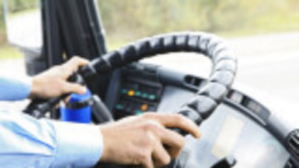 CTP Arad nu găseşte suficienţi şoferi pentru autobuze, deși oferă şcolarizare gratuită. Ce salarii vor primi