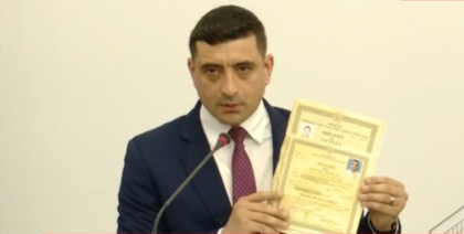 George Simion și-a prezentat și el diplomele de studii. Cu cât a luat el BAC-ul, spre deosebire de Nicușor Dan (FOTO, VIDEO)