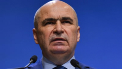 "Nu mai putem merge în felul acesta". Bolojan a dezvăluit dobânzile uriașe pe care România le va plăti până la finele anului: "Asta înseamnă Autostrada Moldovei A7"