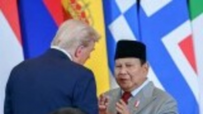 Un microfon uitat deschis a surprins o discuție neaşteptată între Trump şi preşedintele Indoneziei. Ce i-a promis liderul SUA