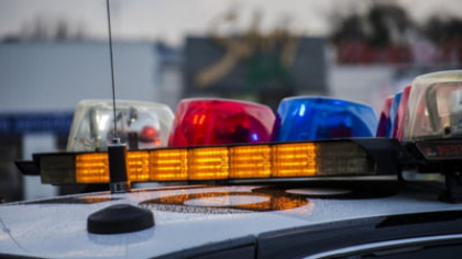 Un bărbat din Gorj a primit interdicția de a se apropia de rudele sale, după ce și-a bătut părinții și bunica. Este și monitorizat electronic
