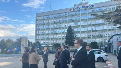Ministrul de Externe austriac, în vizită la Rafinăria Petrobrazi. „Suntem foarte mândri că avem aceste legături economice puternice”. Ce spune șefa diplomației despre Neptun Deep
