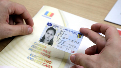 Românii au format cozi și la ghișeele Evidenței Populației. Au vrut să își reînnoiască actele de identitate