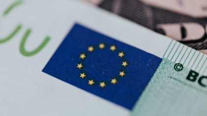 UE respinge informațiile potrivit cărora ar fi dispusă să accepte un tarif american unic de 10%