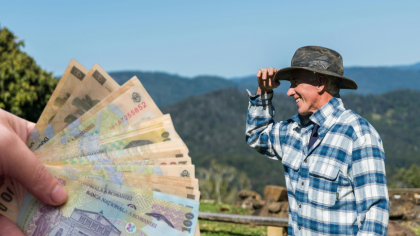 Verificați cardurile! S-au făcut plăți importante pentru mii de români. Numărul beneficiarilor, cu aproape 50 la sută mai mare decât anul trecut