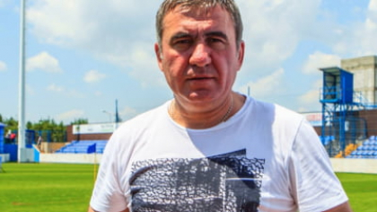 "Hagi, ție nu ți-a spus nimeni că ești prost? Mai bine o luai de nevastă pe Mona Muscă și plecai în munți!"