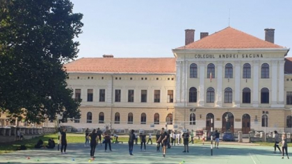 Prima școală de stat din România care este acreditată Cambridge este din Brașov