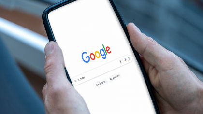 Google lansează o nouă funcție AI care îți permite să probezi haine virtual