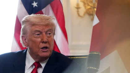 Trump îi laudă pe regele Angliei și premierul Starmer: Charles „este prietenul meu” și un „gentleman elegant”