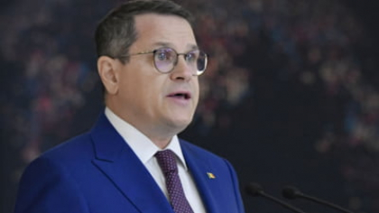 Eduard Hellvig este de părere că PNL „își caută busola”. „Nu mai este vorba doar despre ajustarea câtorva echipe, reformă internă profundă, adică reguli clare”