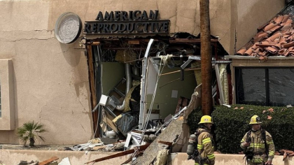 O bombă a explodat în apropierea unei clinici din California. O persoană a murit, iar alte patru au fost rănite