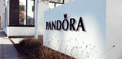 Scădere de 80% a vânzărilor la cea mai mare companie de bjiuterii din lume. Pandora vrea să se relanseze în China