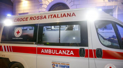 Un cărucior cu tot cu bebeluș a căzut de la 3 metri înălțime, într-un râu, în Italia