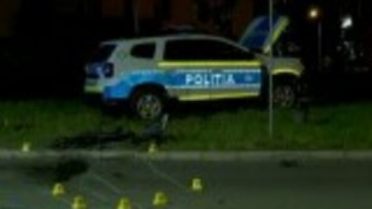 Accident grav în Buzău între o mașină de poliție și un alt autoturism. Șoferii au fost transportați de urgență la spital