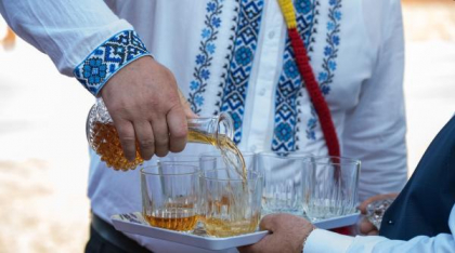 Top 7 băuturi tradiționale românești pe care trebuie să le încerci 