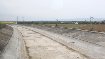 Analiza de luni. Canalul Siret-Bărăgan prinde contur la aproape 50 de ani după ce a fost conceput. În T3/2025 încep lucrările pentru prima etapă de 23 km