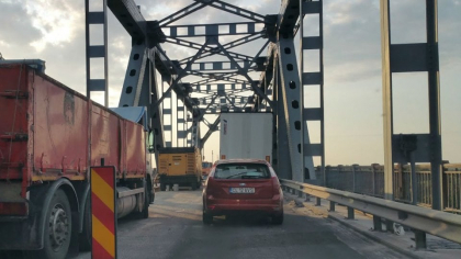 A fost reluat traficul pe Podul Prieteniei de la Giurgiu / Se circulă în condiţii normale