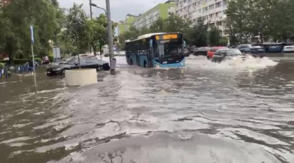 Școlile din Capitală sunt închise miercuri din cauza codului roșu de furtuni