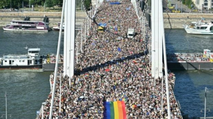 „Nu mai e vorba doar despre Pride”: Explicația pentru numărul fără precedent de oameni, uimitor de mare, adunat la parada interzisă de la Budapesta
