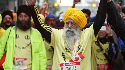 Cel mai bătrân maratonist din lume a murit după ce a fost lovit de o mașină, în India. Fauja Singh a inspirat numeroși sportivi