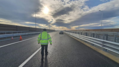 "Toți cei 7.000 de muncitori ai UMB sunt în șantiere". Ministerul Transporturilor dezminte un fake news care susținea că se opresc lucrările la autostrăzi VIDEO