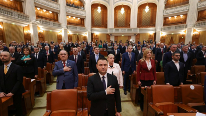 Peste 120 de parlamentari, fără CV public pe site-ul oficial. SOS, pe primul loc la lipsă de transparență