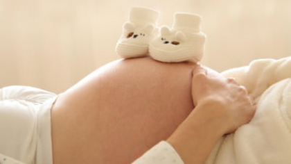 Experții dezvăluie motivul îngrijorător din spatele valului de femei care dau naștere unor „bebeluși giganți”. Unii sunt la fel de mari ca un copil de un an