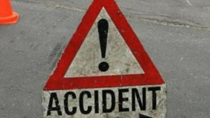 Accident pe A2. Se merge pe banda de urgenţă