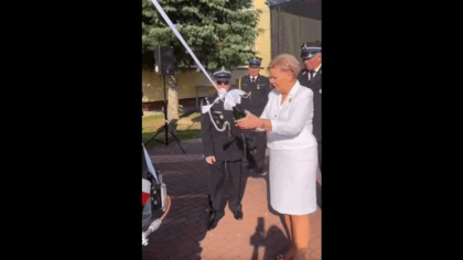 Șampania „blindată” care a dat bătăi de cap autorităților. Moment haios în timpul unui evenimet public din Polonia