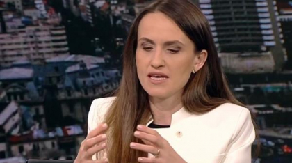 Oana Ţoiu: "Se reintroduc taxele consulare, nu mai avem buget". Lista taxelor consulare