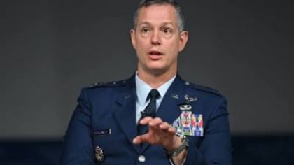 Avertismentul unui general NATO: Occidentul are la dispoziție 18 luni pentru a se pregăti pentru un potențial război simultan cu China și Rusia