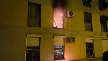 Incendiu într-un bloc din Timișoara, de la o țigară: 80 de persoane, evacuate în toiul nopții