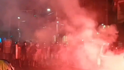 Zeci de protestatari sârbi, reținuți în timpul confruntărilor cu polițiștii