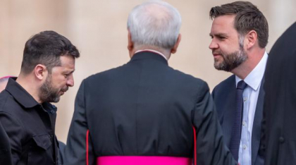 Ceremonia inaugurală a pontificatului lui Leon al XIV-lea în imagini: Zelenski i-a strâns mâna lui Vance şi a îmbrățișat-o pe Meloni