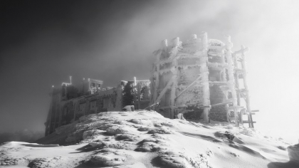 Imagini spectaculoase cu iarna venită în Carpați, la 20 de kilometri de granița cu România