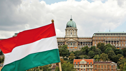 Liderul opoziţiei din Ungaria a intrat în România pe jos, curtând etnicii maghiari