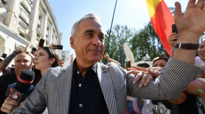 Surse: Calin Georgescu are rezidență în România de-abia din 2024
