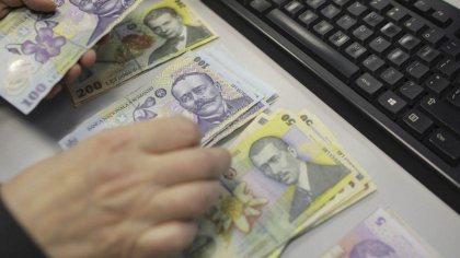 Salariul minim crește pentru mii de angajați, din 1 mai. Cine sunt beneficiarii