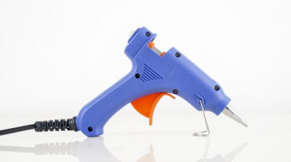 Medicii au transformat un pistol de lipit într-un dispozitiv care repară oasele fracturate